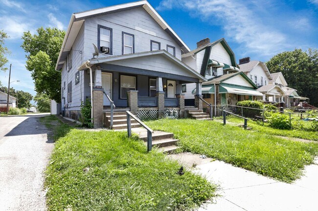 Building Photo - 498-500-500 N Champion Ave