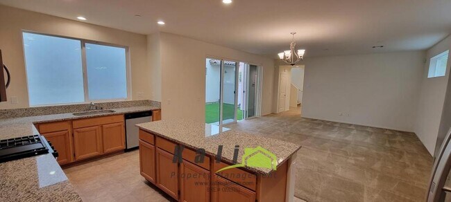 Building Photo - 1333 Pershing Rd