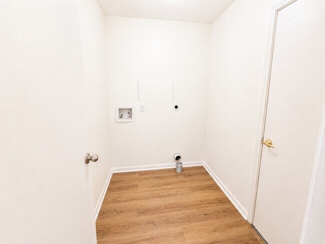 Building Photo - 18023 Lago Forest Dr