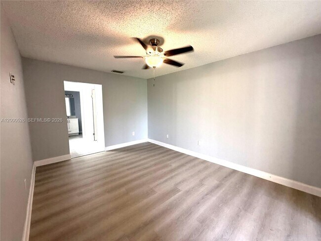 Building Photo - 802 Constitution Dr