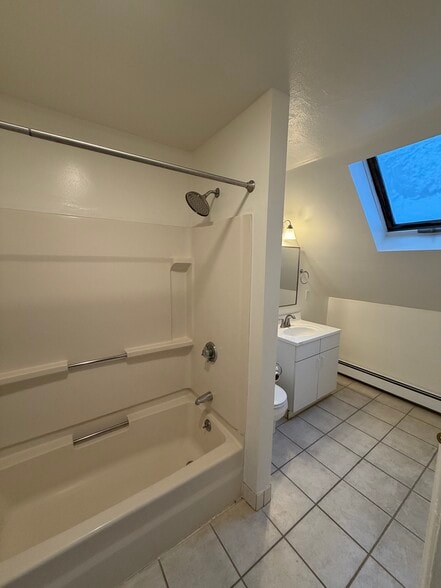 Bathroom - 24 Lee St