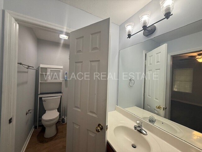 Building Photo - NW KNOXVILLE ALL ONE LEVEL 3 BEDROOM, 2 BA...