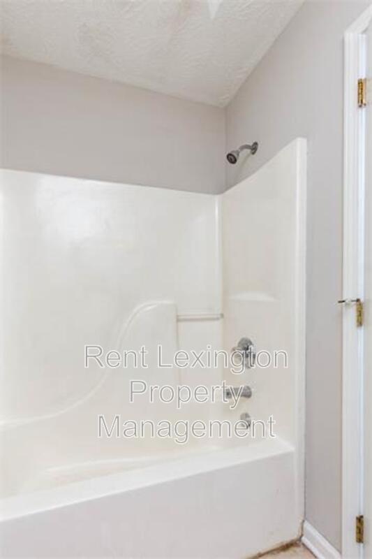 Building Photo - 300 Elkchester Cir