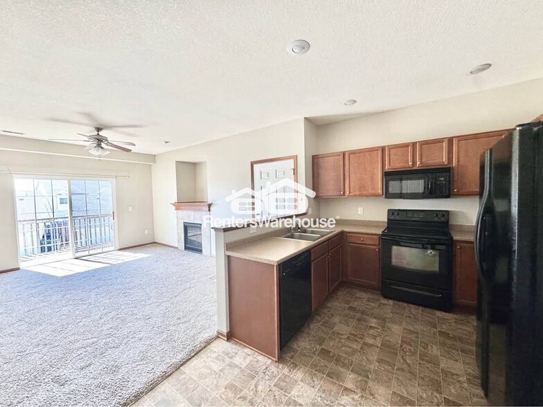 Building Photo - 1624 NW Prairie Lakes Dr