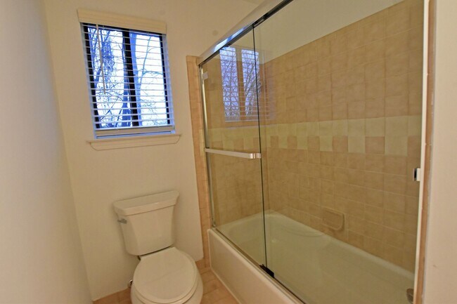 Building Photo - Shelby Township-2 Bedroom Duplex with Basement, Deck & Attached Garage