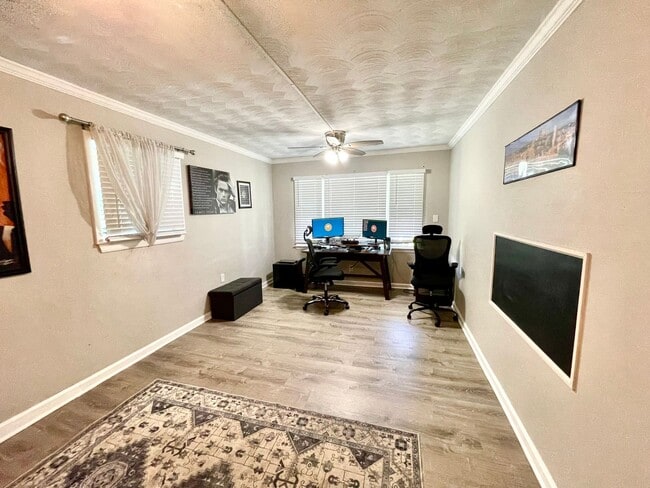 Building Photo - 4-Bedroom Home with Bonus Flex Room