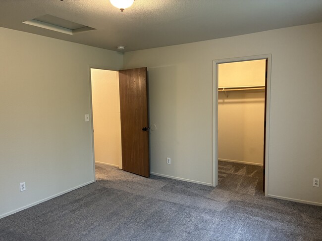 Building Photo - 2901 Snyder Ave