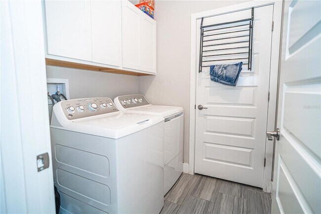 Building Photo - 9882 Campanula Ct