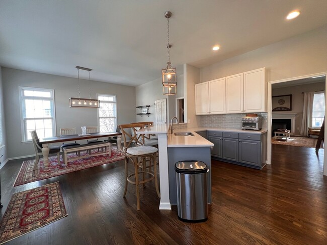 Building Photo - Heart's Desire End Unit Townhome 2700+ SqFt - Lowes Island