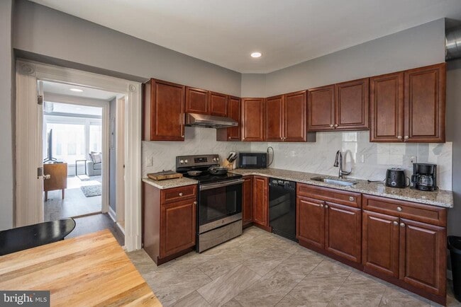 Building Photo - 1620 Mt Vernon St