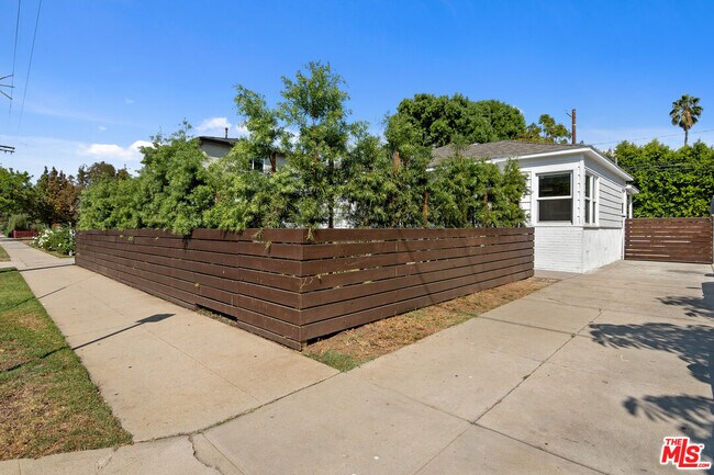 Building Photo - 3780 Beethoven St
