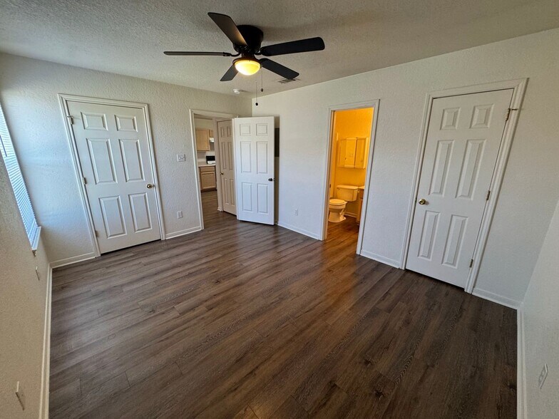 Building Photo - 1606 Dugger Cir