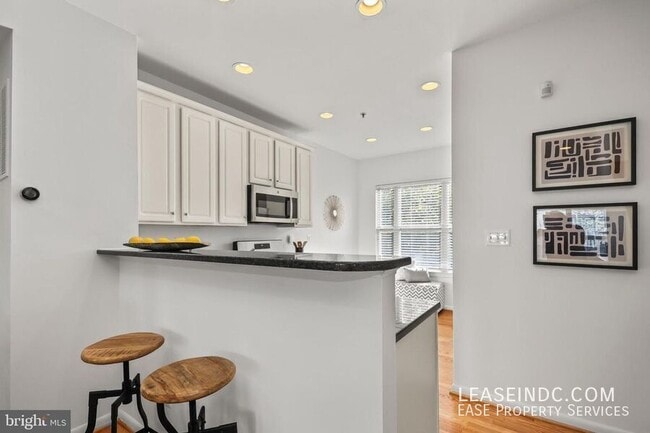 Building Photo - 1209 V St NW