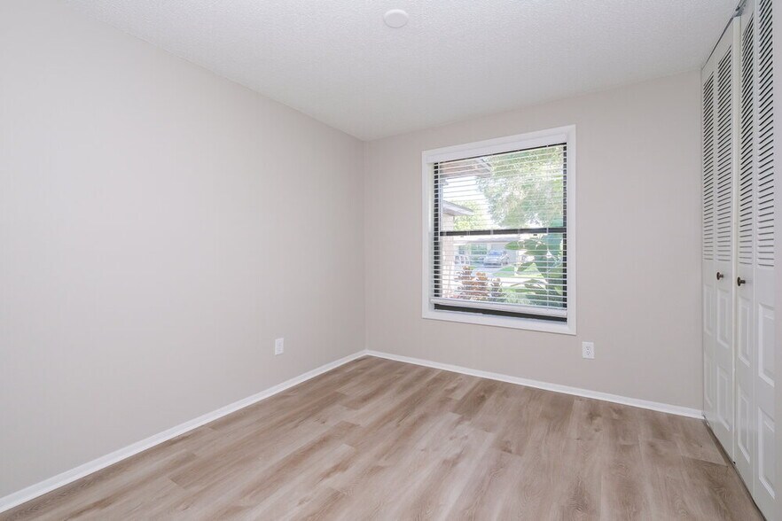 Building Photo - 662 Timber Bay Cir W