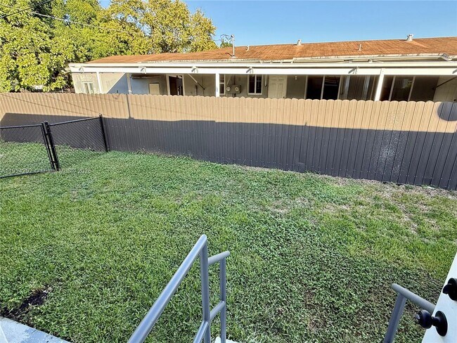 Building Photo - 115 NW 118th St