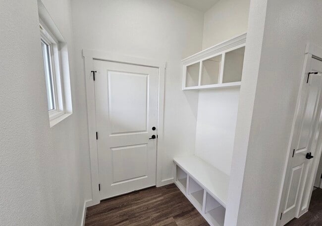 Building Photo - 301 Primrose Pt