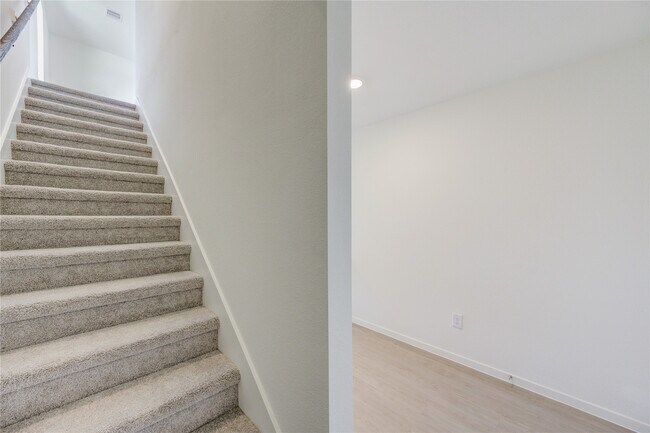 Building Photo - 10824 Red Orchid Dr