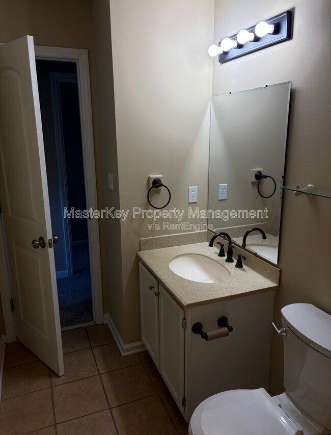 Building Photo - 1401 Ravensthorpe Dr