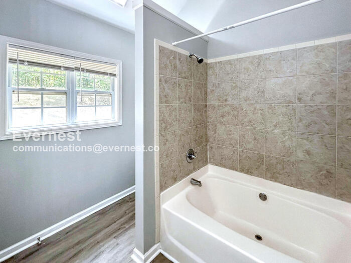 Building Photo - 1827 Belcher Pl SW