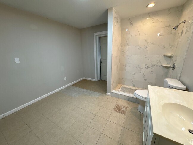 Building Photo - 2401 Boykin Rd