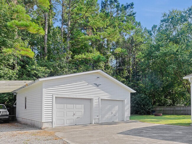 Building Photo - 529 W Grantham Rd