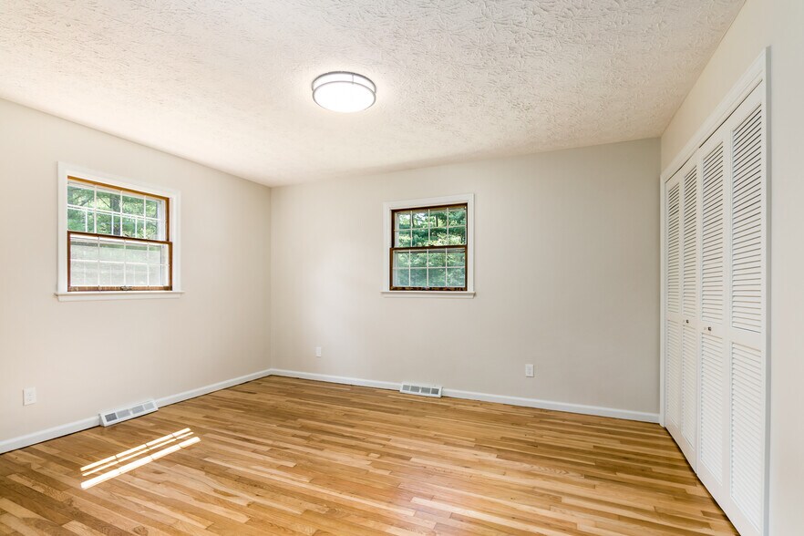 Primary Bedroom - 4397 Limerick Ln