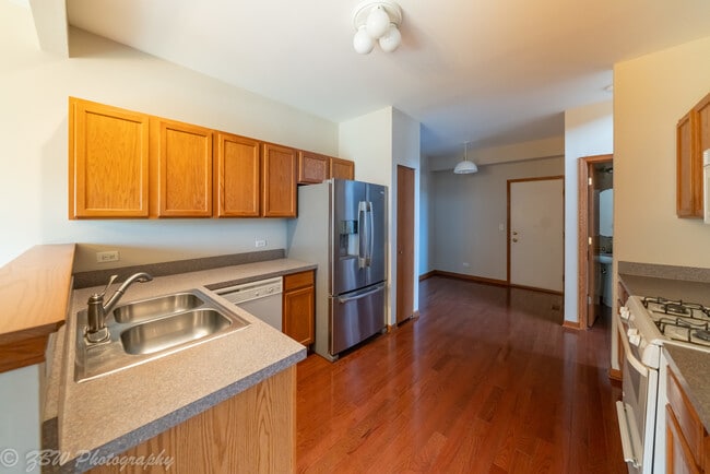 Building Photo - 850 County Line Rd