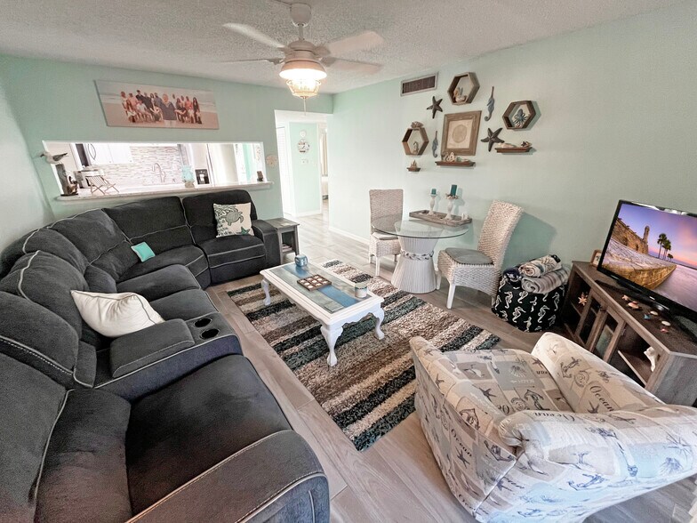 Building Photo - 7175 A1A S
