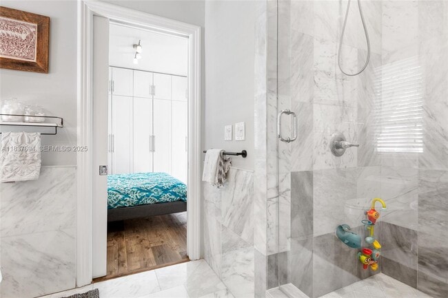 Building Photo - 113 NE 101st St