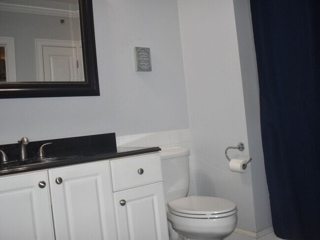 Building Photo - Townhome in Hingham