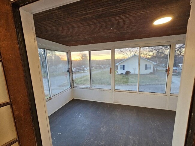 Building Photo - 3029 W Franklin St