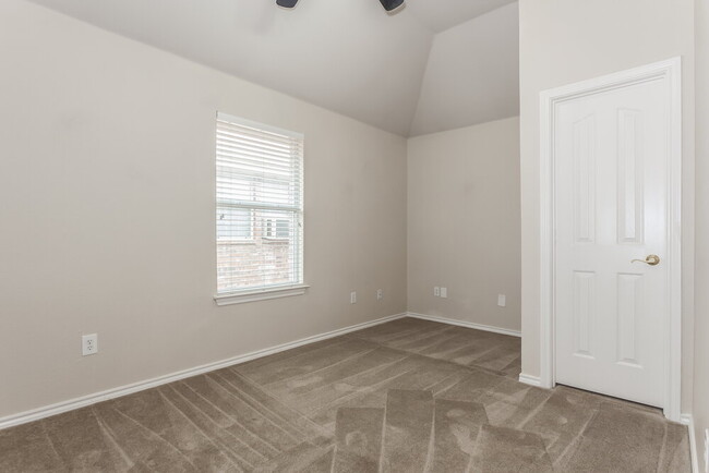 Building Photo - 6013 Portridge Dr