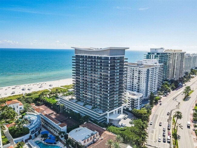 Building Photo - 5875 Collins Ave