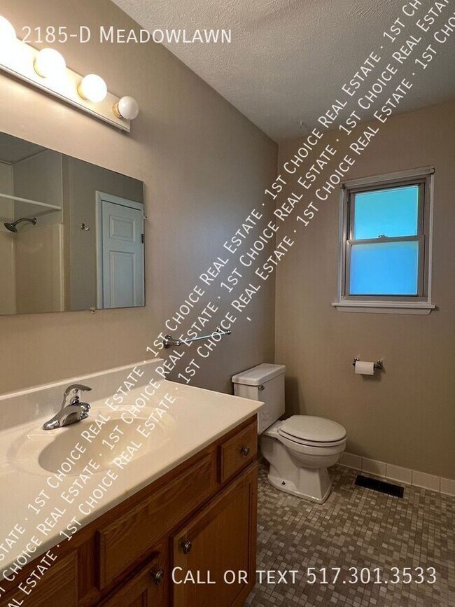 Building Photo - 2185-D Meadowlawn-