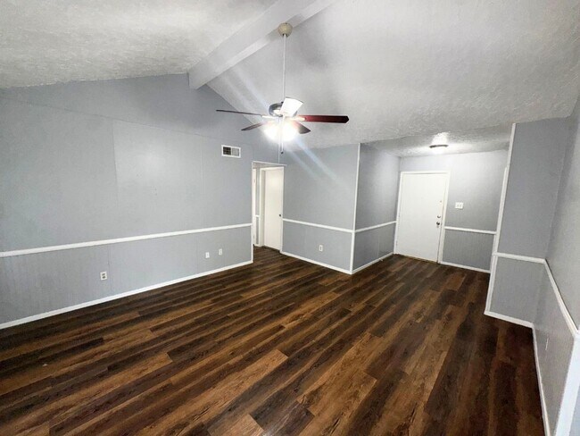 Building Photo - 4806 Ripple Creek Dr