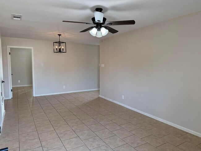 Building Photo - 5816 Longoria Loop