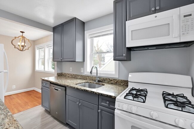 Building Photo - 608 N Abingdon St