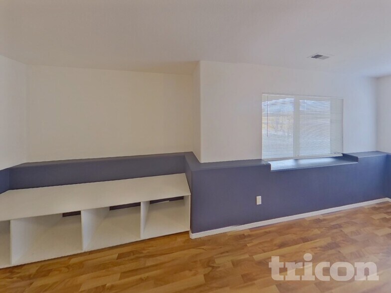 Building Photo - 6015 Fescue Dr