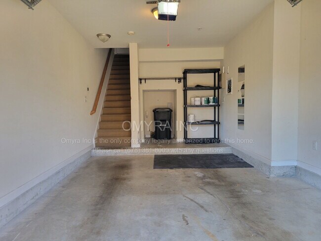 Building Photo - Stunning Townhome Overlooking Beltline at Grant Park!