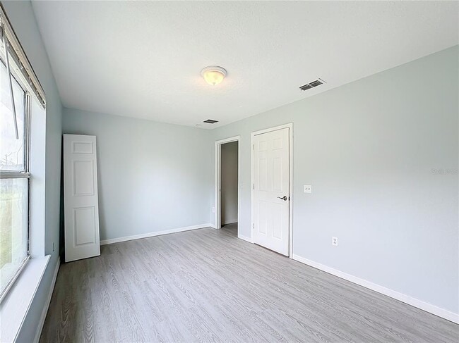 Building Photo - 249 Royal Palm Dr