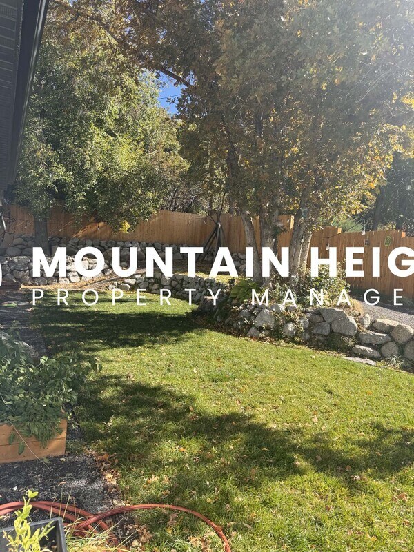 Building Photo - 8589 Kings Hill Dr