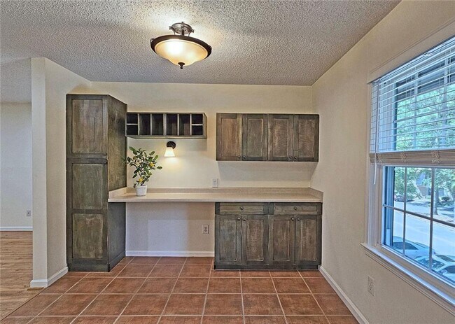 Building Photo - 47 Monet Ct NW