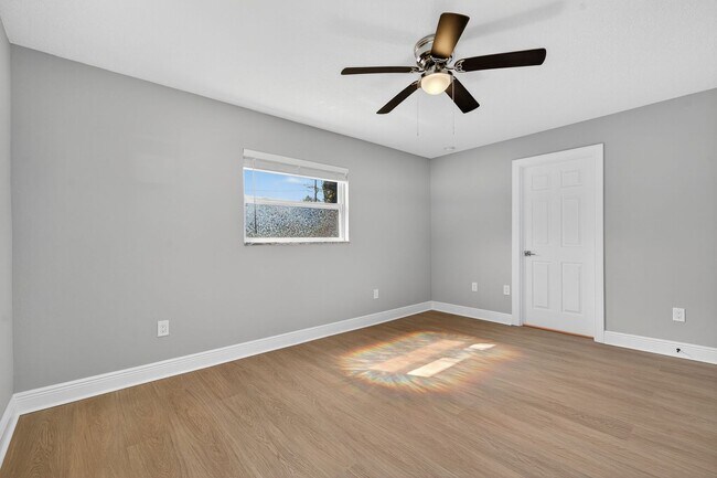 Building Photo - Fully Remodeled 3BR Home with Large Fenced Yard & New Deck