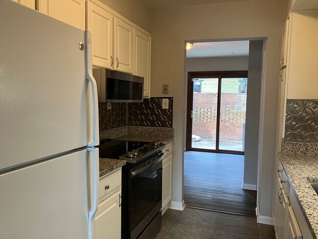 Building Photo - WATERFRONT Two Bed Townhouse in Denver With BOAT SLIP!!