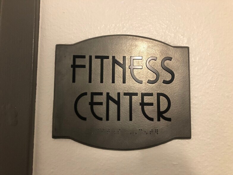 Building Photo - 388 E Ocean Blvd