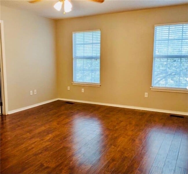 Building Photo - 13765 Apple Ln