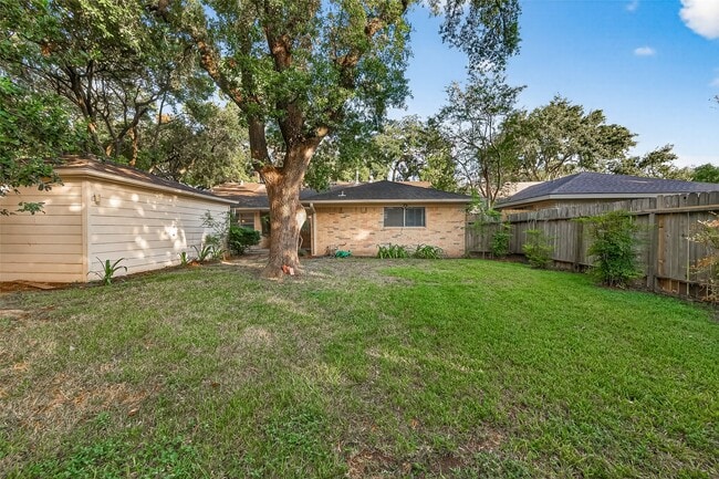 Building Photo - 9602 S Petersham Dr