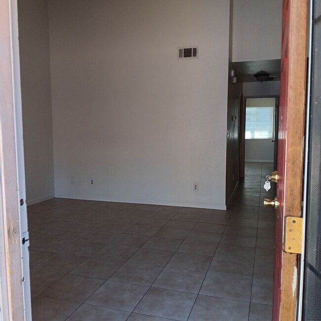 Building Photo - 891 St Andrews Dr