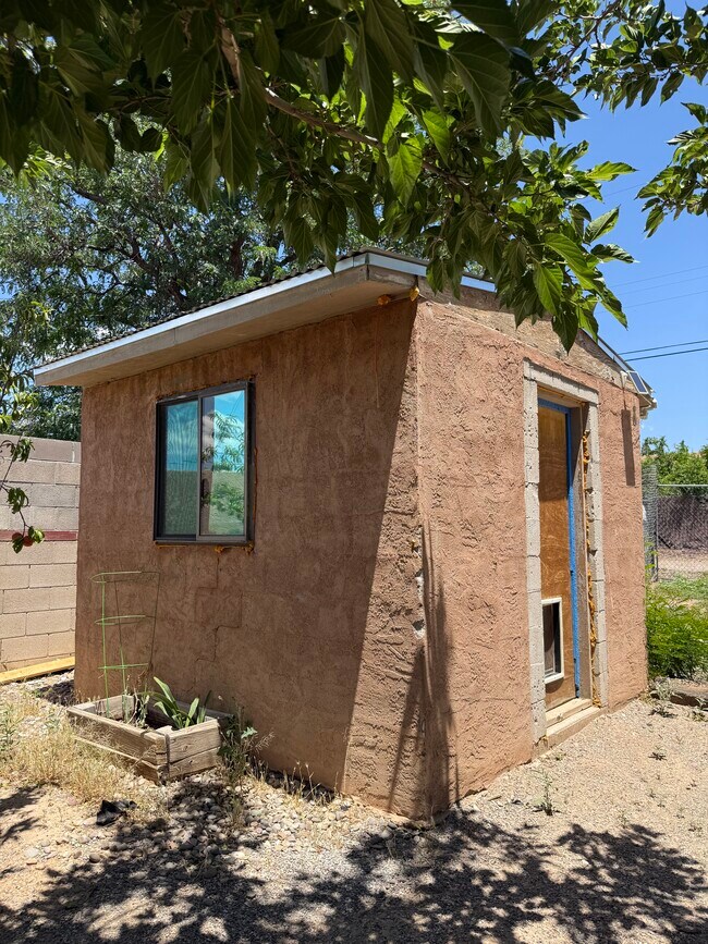 Building Photo - 2834 Montclaire Dr NE