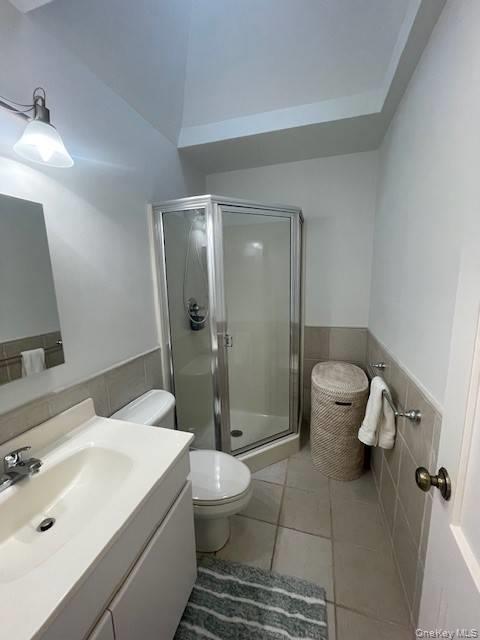 Building Photo - 35 Maple St